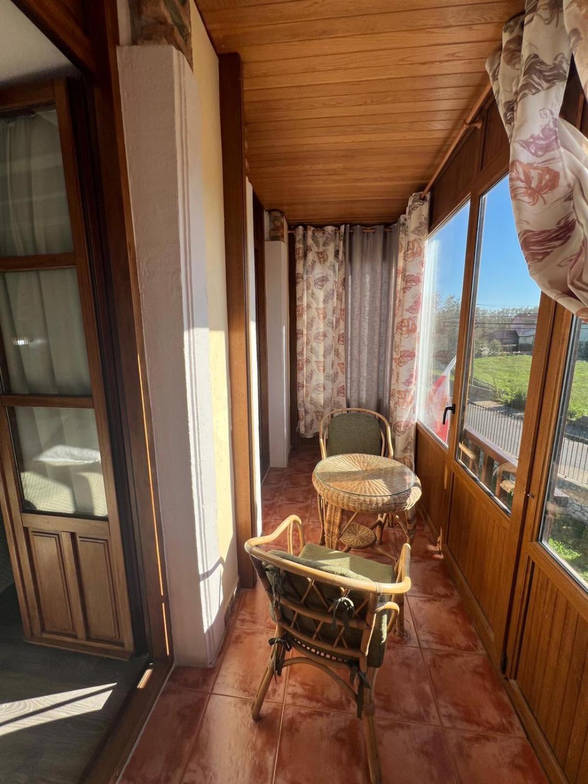 Hotel Villa Maria Revilla De Camargo Exteriör bild